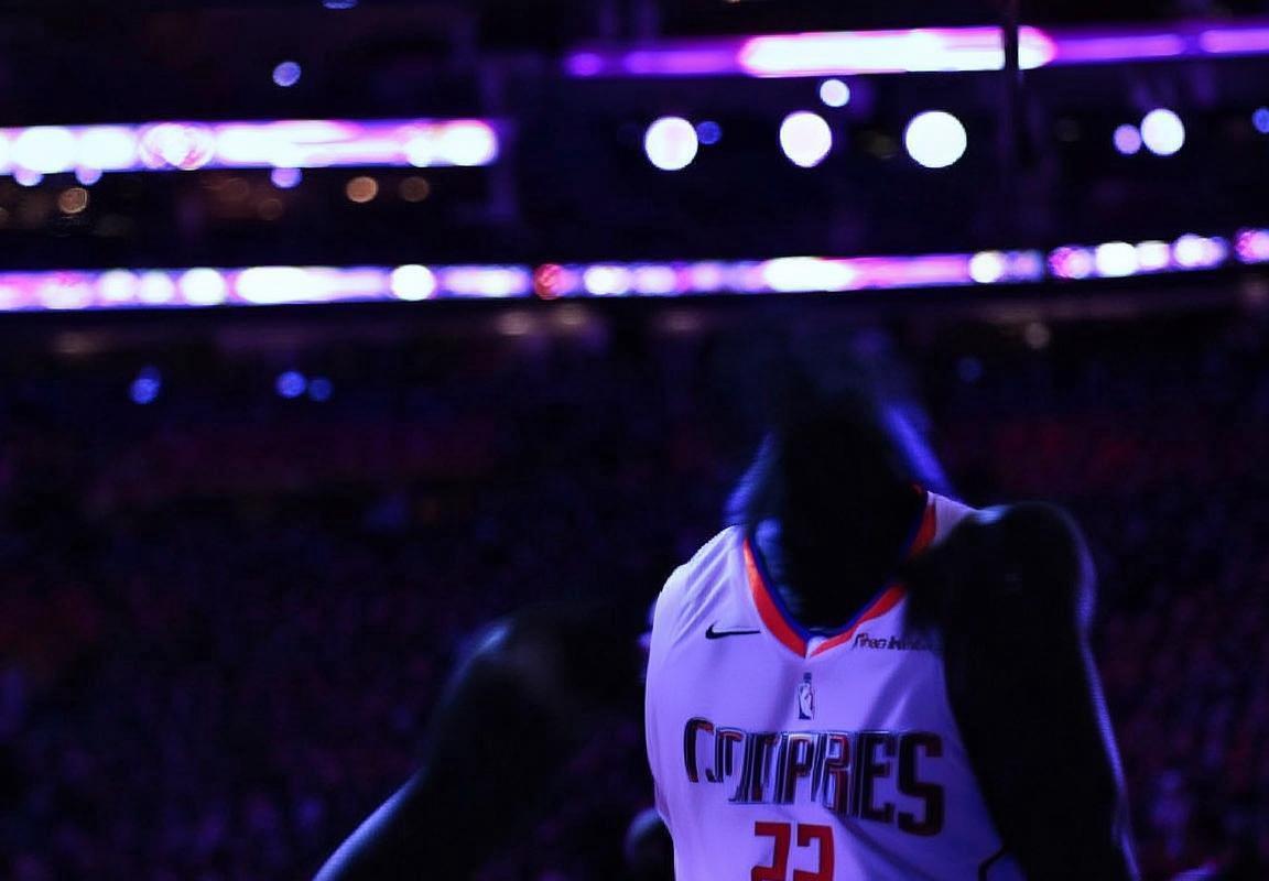 洛杉矶快船队战绩低迷，保罗·乔治交易遗留无保护首轮签成雷霆队选秀权宝藏